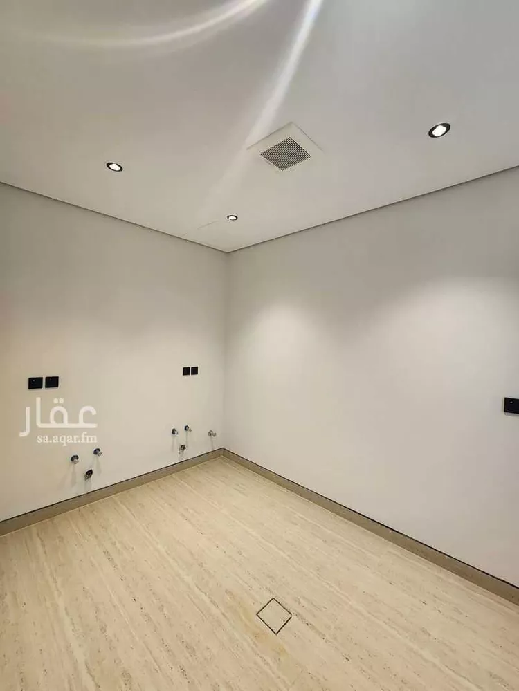 فيلا للبيع في شارع عبيدالله بن سهيل الأنصاري, حي العوالي, مدينة الرياض, منطقة الرياض 16
