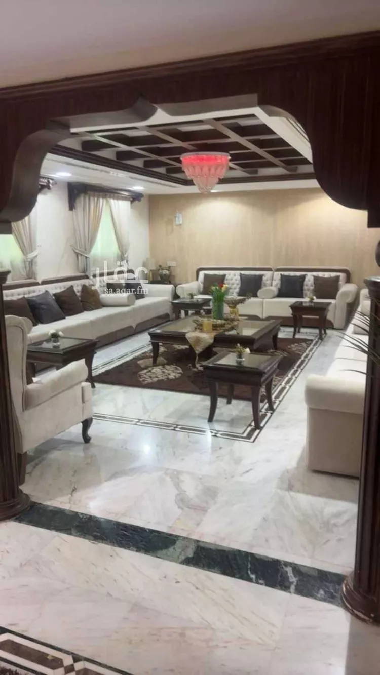 فيلا للبيع في شارع فرحة, حي شبرا, مدينة الرياض, منطقة الرياض صورة 3