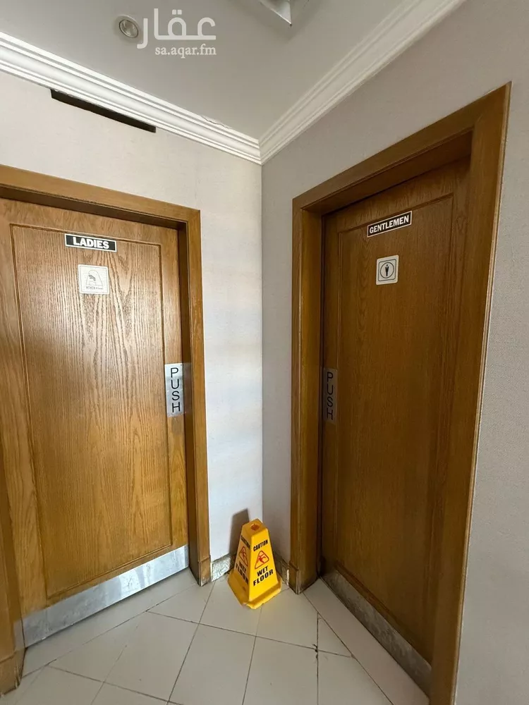 محل للإيجار في شارع زيد بن الخطاب, حي العليا, مدينة الخبر, المنطقة الشرقية صورة 2