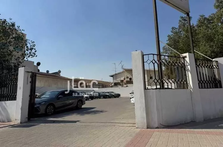 أرض للإيجار في شارع الرياض ، حي العقربية ، الخبر ، الخبر