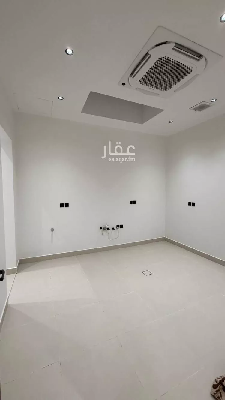 فيلا للبيع في شارع رافع بن يزيد الأنصاري, حي الصفاء, مدينة الرياض, منطقة الرياض 9