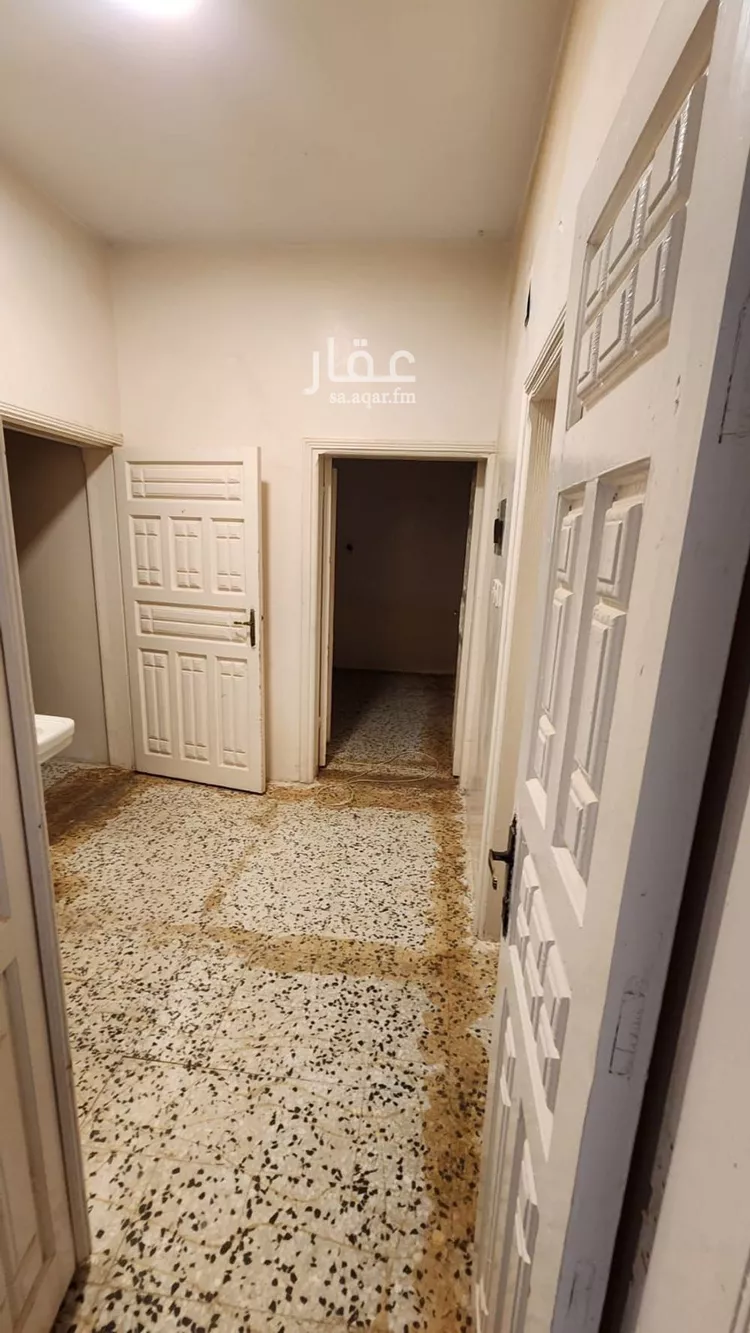 عمارة للبيع في شارع الجنادل, حي الخالدية, مدينة أبها, منطقة عسير صورة 4