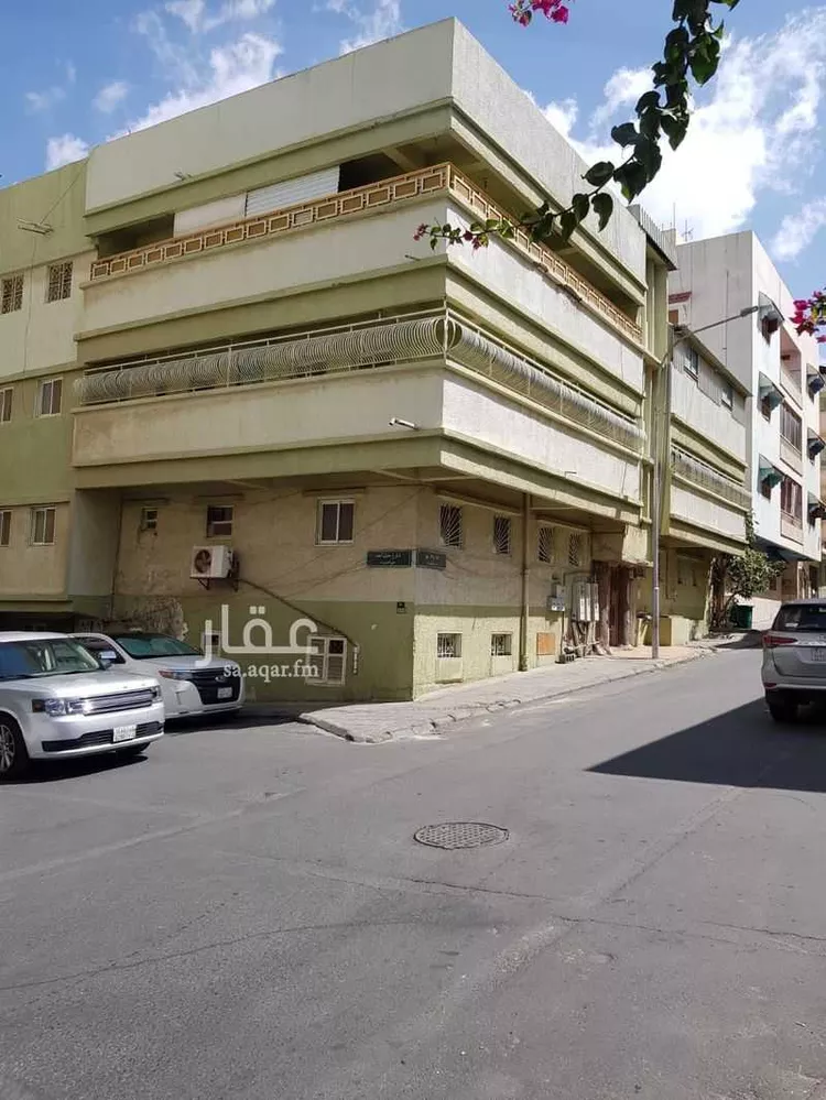 عمارة للبيع في شارع الاريج, حي العزيزية, مدينة أبها, منطقة عسير صورة 2