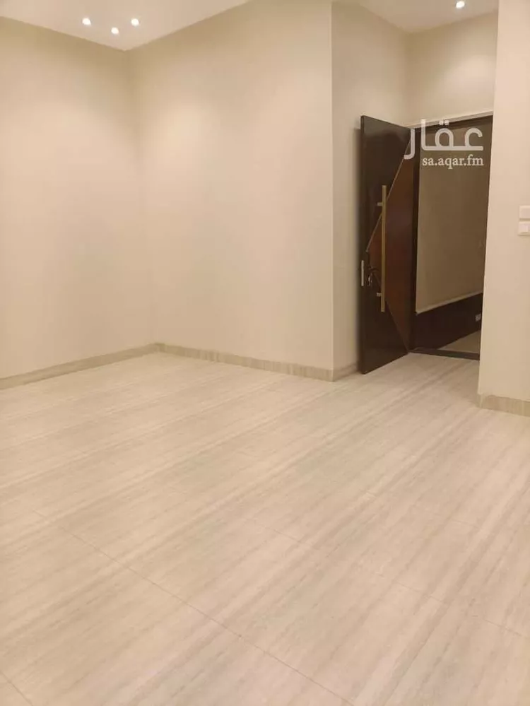 دور للبيع في شارع علي بن عبدالكافي, حي الرمال, مدينة الرياض, منطقة الرياض صورة 4