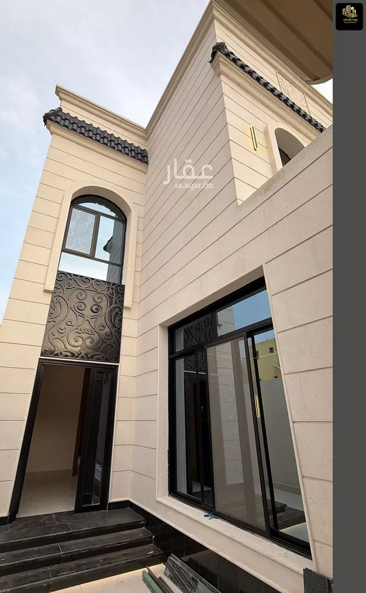 فيلا للبيع في شارع العيينه, حي الصواري, مدينة الخبر, المنطقة الشرقية 8
