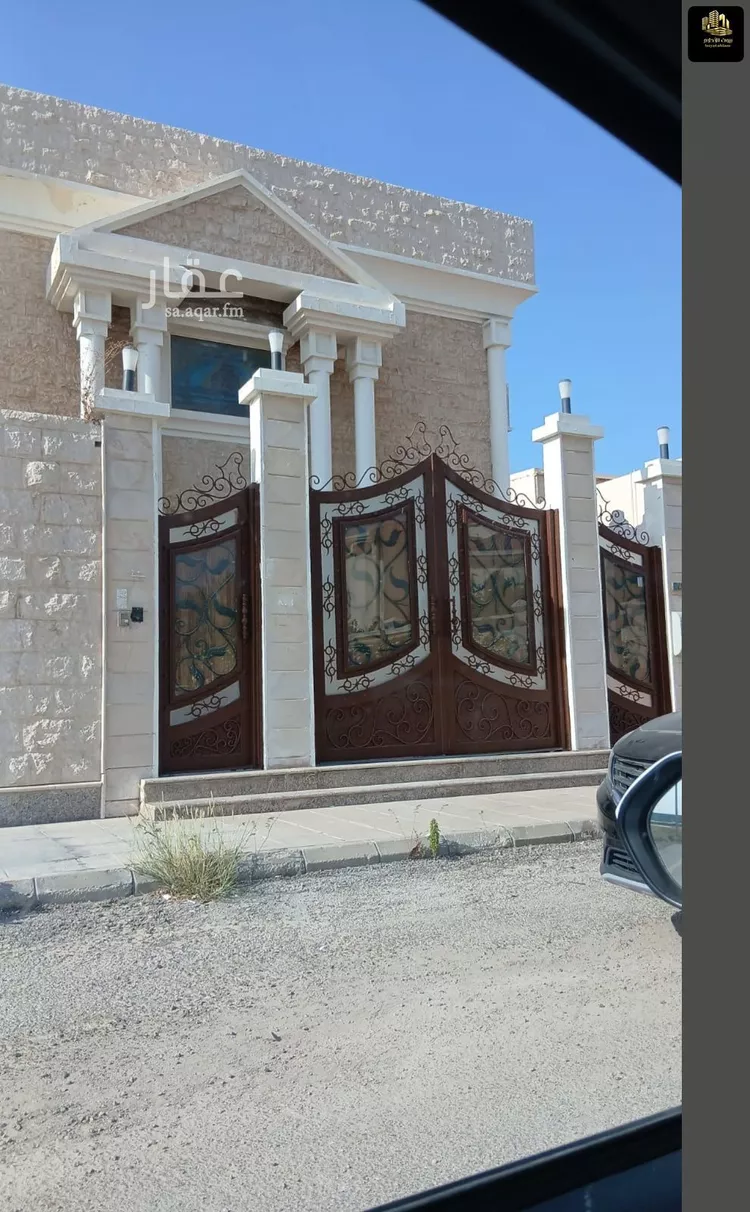 فيلا للبيع في شارع نافع الانصاري, حي الشاطئ الغربي, مدينة الدمام, المنطقة الشرقية صورة 2