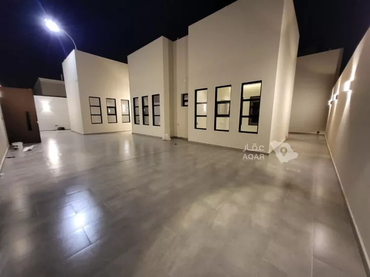 Floor for Sale in Riyadh Al Qirawan 2