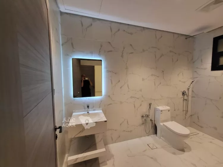 Floor for Sale in Riyadh Al Qirawan 7