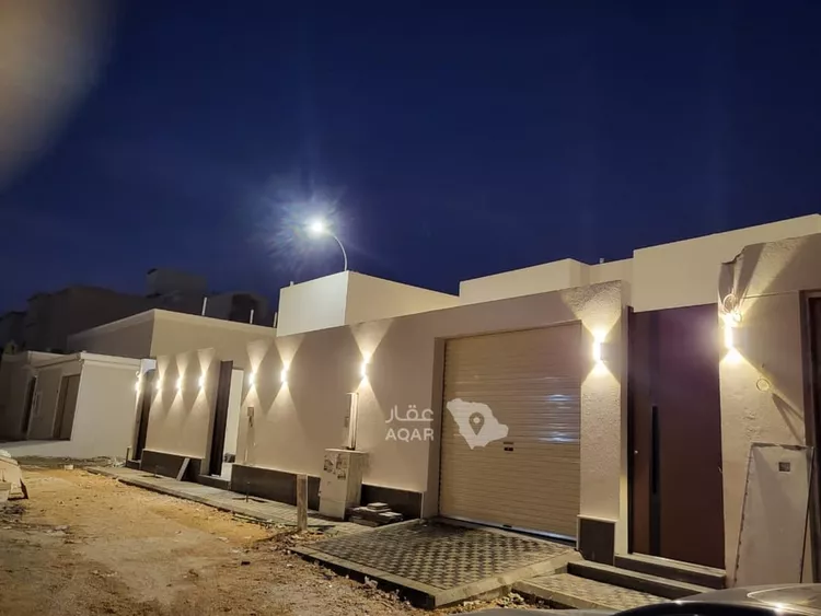 Floor for Sale in Riyadh Al Qirawan 5