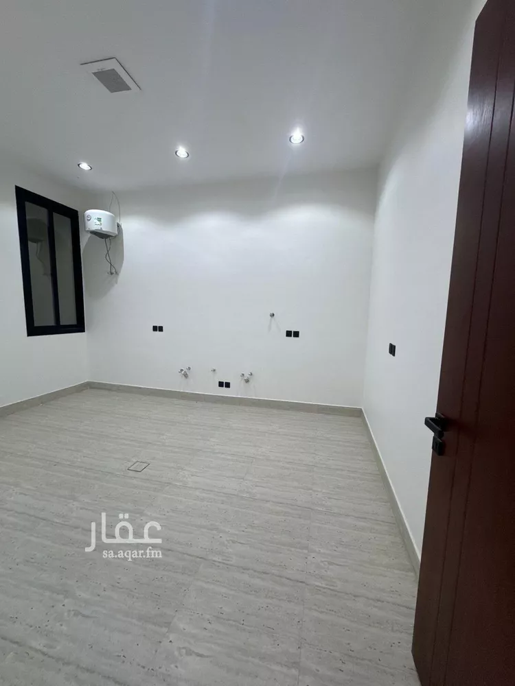دور للبيع في شارع عامر القرشي, حي العوالي, مدينة الرياض, منطقة الرياض 8