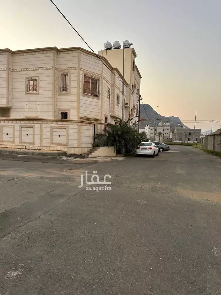 عمارة للبيع في شارع مارية القبطية ، حي الحيلة الشرقي ، محايل ، محايل