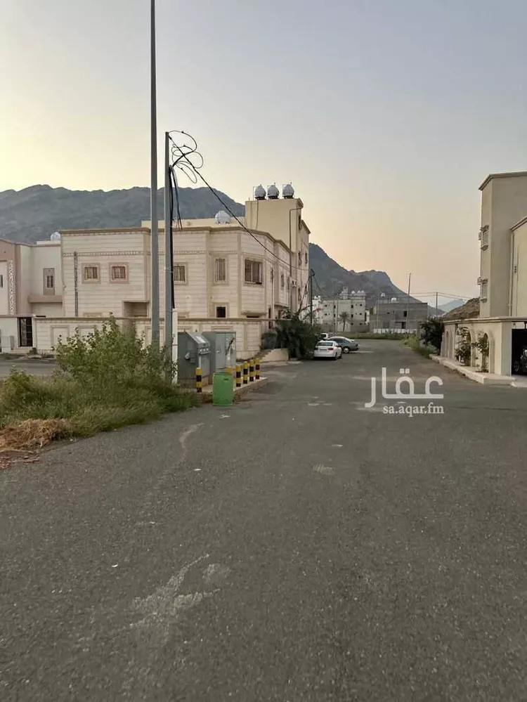 عمارة للبيع في شارع مارية القبطية ، حي الحيلة الشرقي ، محايل ، محايل صورة 2
