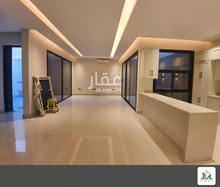 Floor for Sale in Riyadh Al Olaya 12