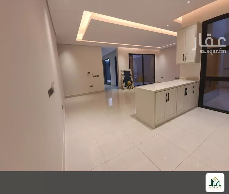Floor for Sale in Riyadh Al Olaya 14