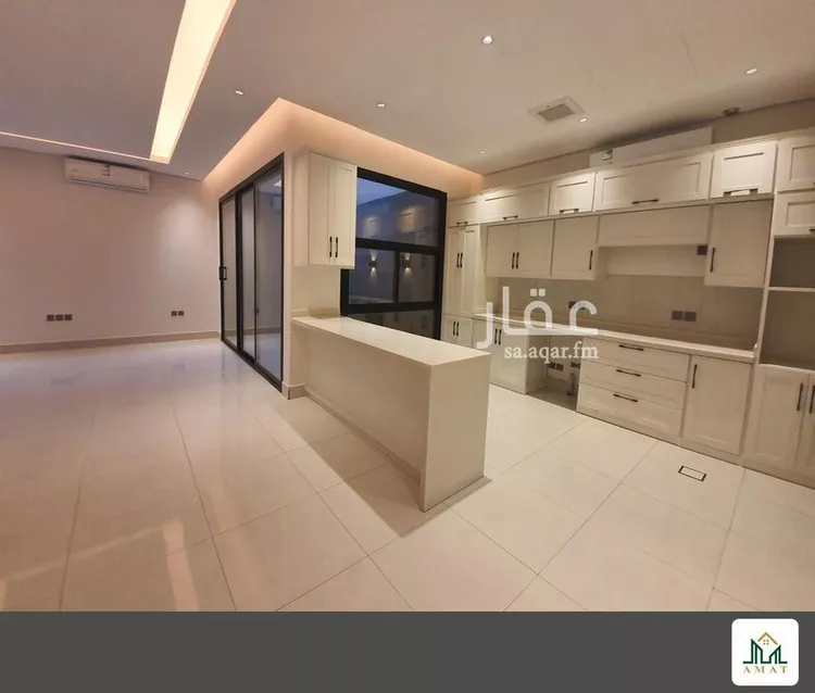 Floor for Sale in Riyadh Al Olaya 13