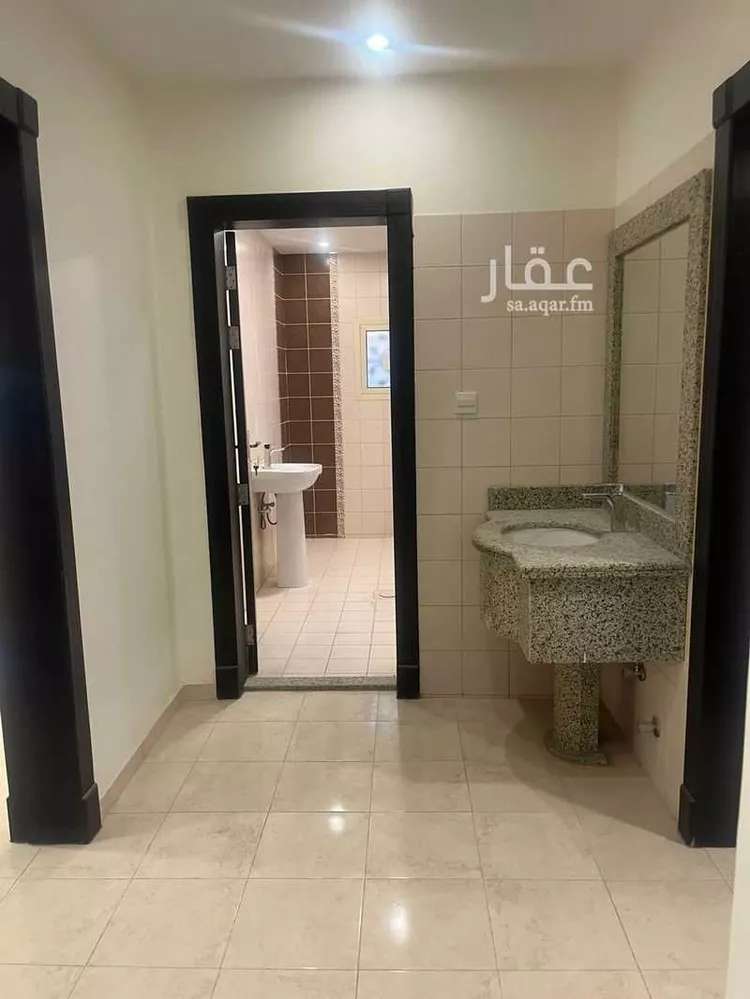فيلا للإيجار في شارع خالد بن الوليد, حي الملك فيصل, مدينة الرياض, منطقة الرياض صورة 3