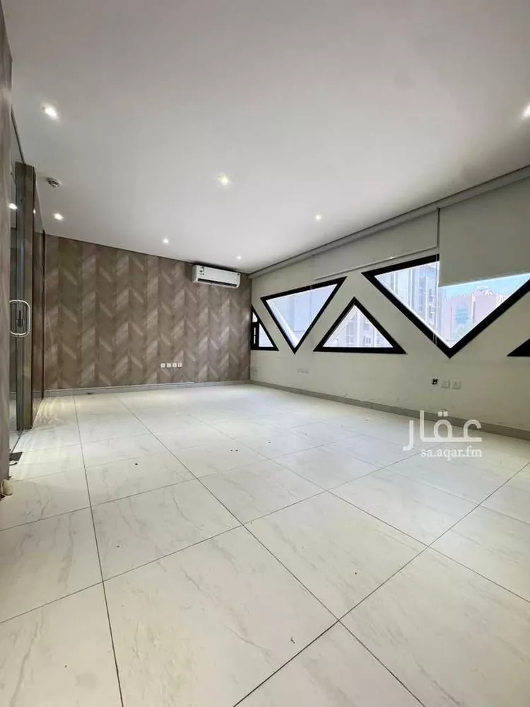 مكتب تجاري للإيجار في شارع طريق الملك فهد, حي العليا, مدينة الرياض, منطقة الرياض صورة 3