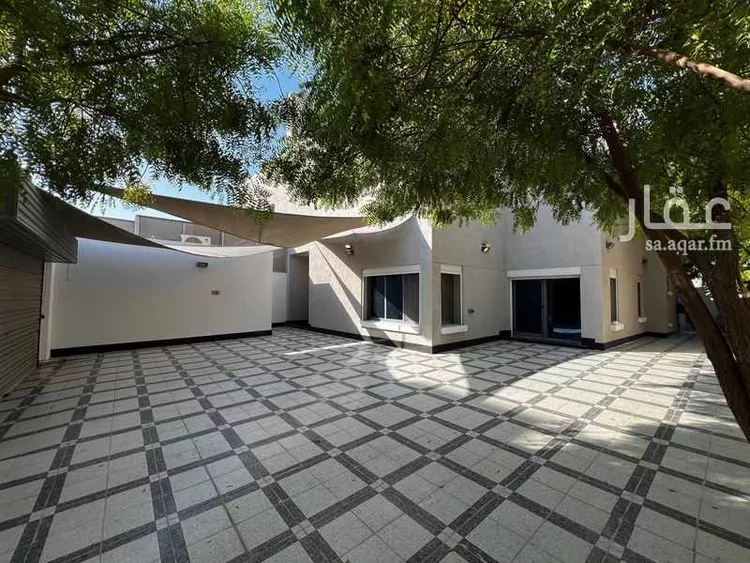 فيلا للبيع في شارع شارع سدير, حي الظهران, مدينة الظهران, المنطقة الشرقية