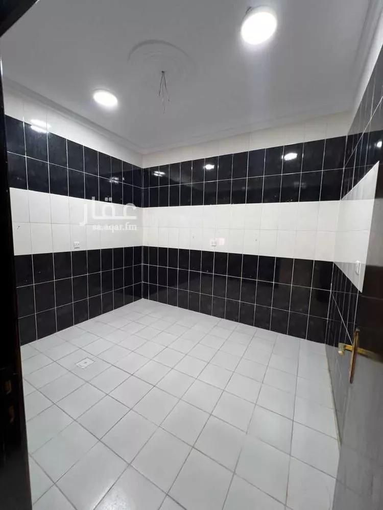 عمارة للإيجار في شارع عقيل ابن نافع, حي الربيع, مدينة ينبع, منطقة المدينة المنورة صورة 5