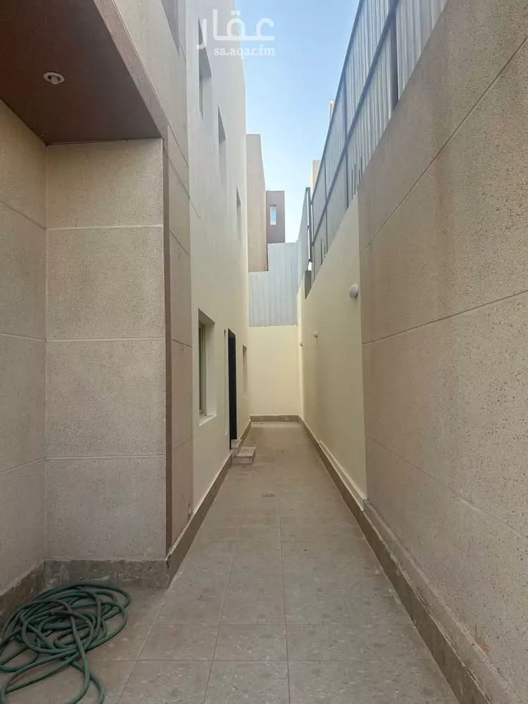 فيلا للبيع في شارع يحيى بن محمد الغرناطي, حي العارض, مدينة الرياض, منطقة الرياض صورة 3