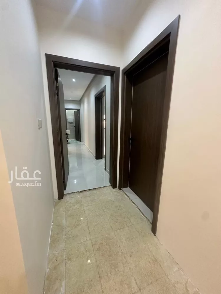 Building for Sale in Medina Al Matar صورة 3