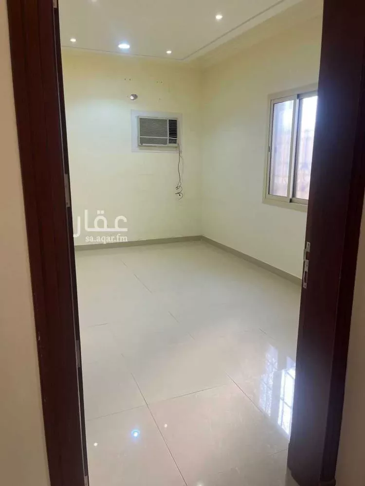 شقة للإيجار في شارع محمد هلال سنبل, حي بدر, مدينة الرياض, منطقة الرياض 8
