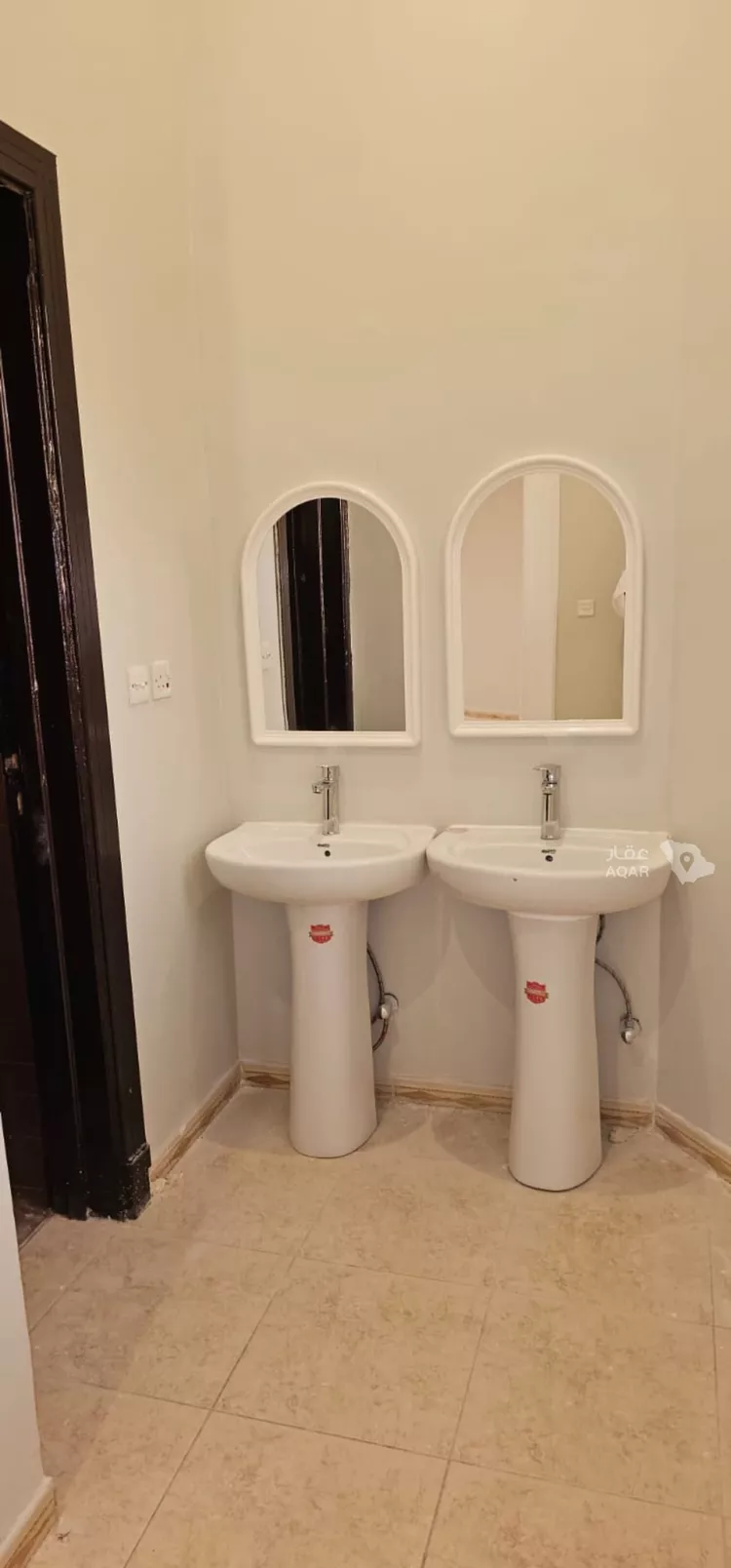 Floor for Rent in Riyadh Al Qadisiyah 9