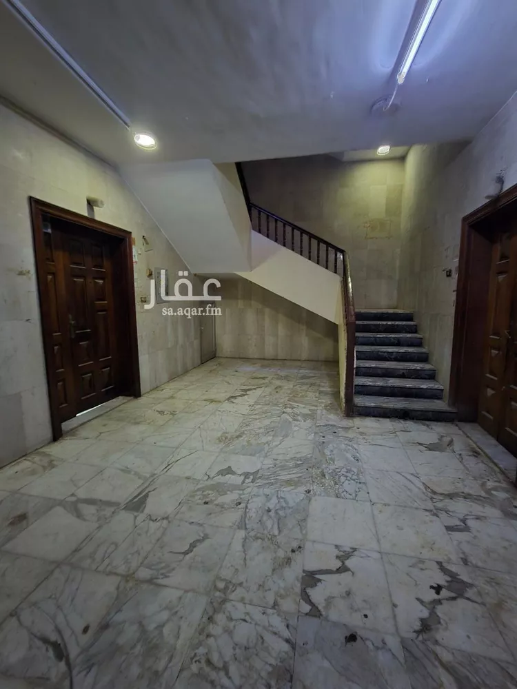 عمارة للبيع في شارع كعب بن زهير, حي العزيزية, مدينة جدة, منطقة مكة المكرمة صورة 4