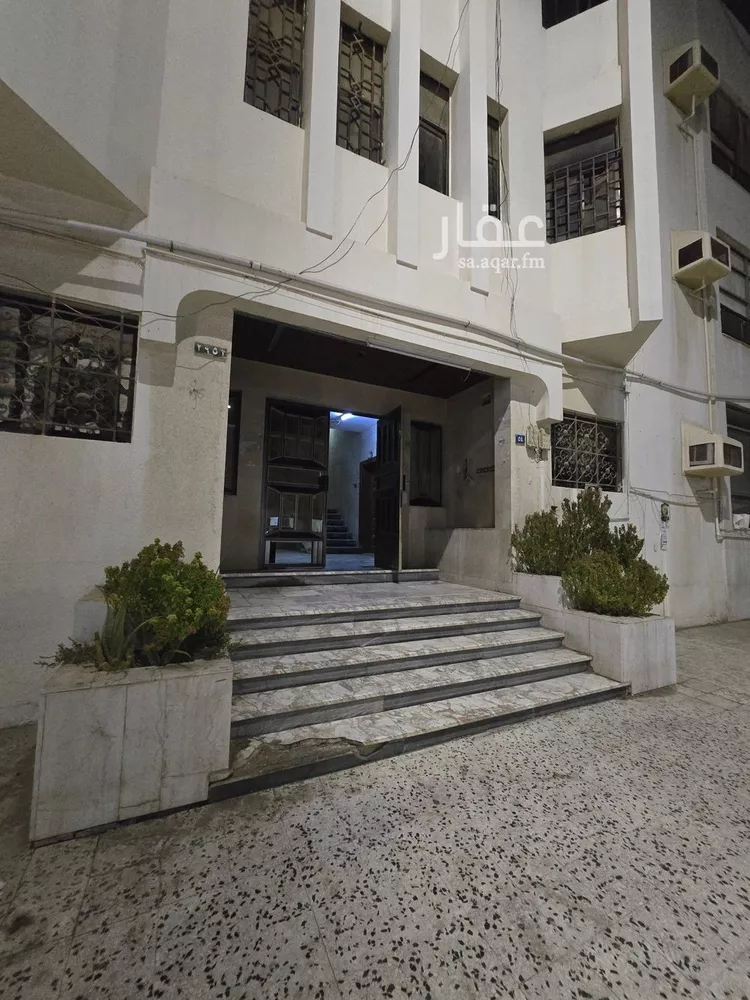 عمارة للبيع في شارع كعب بن زهير, حي العزيزية, مدينة جدة, منطقة مكة المكرمة صورة 2