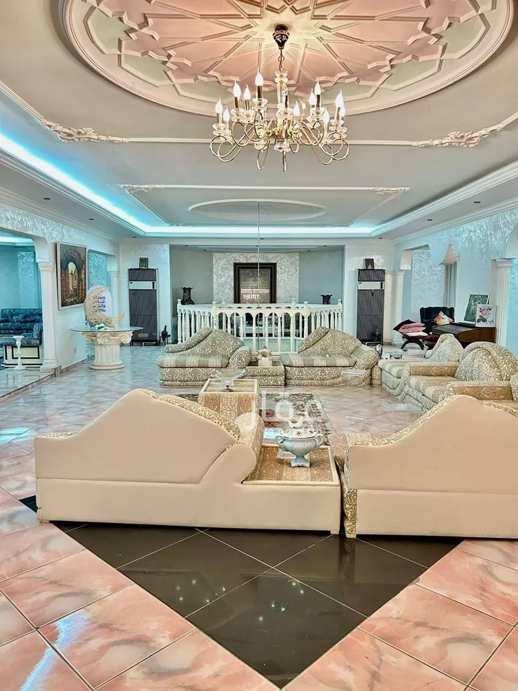 عمارة للبيع في شارع عثير ابن العباس, حي الزهراء, مدينة مكة المكرمة, منطقة مكة المكرمة صورة 3