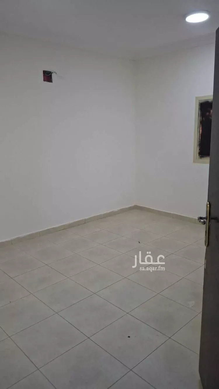 شقة للإيجار في شارع الامير عبدالله بن عبدالرحمن ، حي ظهرة العودة شرق ، الدرعية ، الدرعية صورة 4