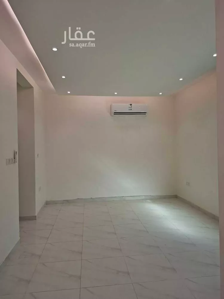 فيلا للإيجار في شارع ابي بركات, حي ظهرة العودة شرق, مدينة الدرعية, منطقة الرياض صورة 3