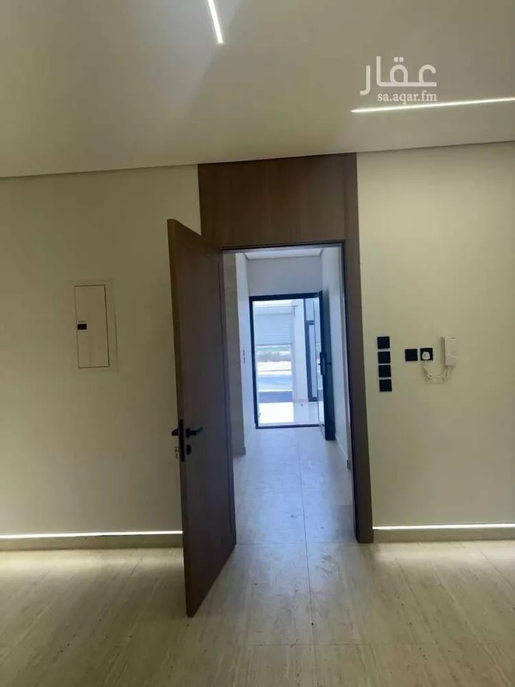 فيلا للبيع في شارع الملك خالد ابن عبدالعزيز, حي ضاحية الملك فهد, مدينة الدمام, المنطقة الشرقية صورة 2