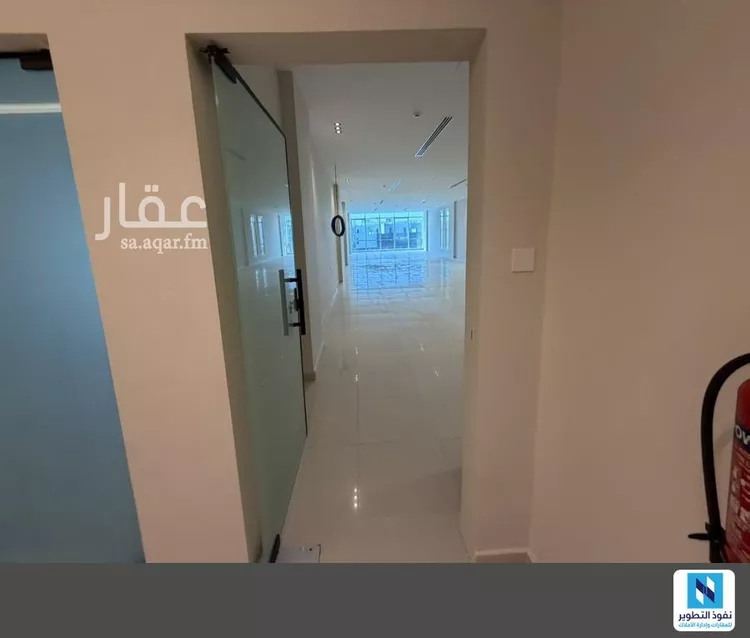 مكتب تجاري للإيجار في شارع انس بن مالك, حي الملقا, مدينة الرياض, منطقة الرياض صورة 2