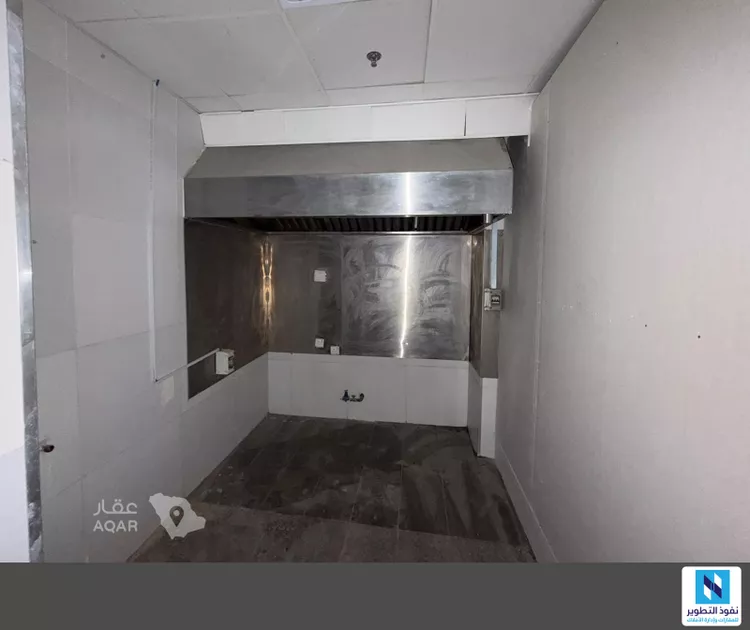محل للإيجار في شارع عائشة بنت ابي بكر, حي ظهرة البديعة, مدينة الرياض, منطقة الرياض 8