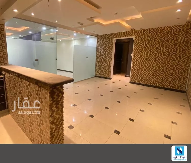 مكتب تجاري للإيجار في  صورة 2