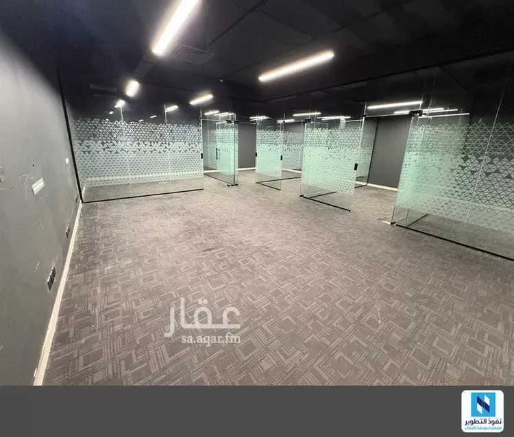 مكتب تجاري للإيجار في شارع أنس بن مالك, حي الملقا, مدينة الرياض, منطقة الرياض صورة 4
