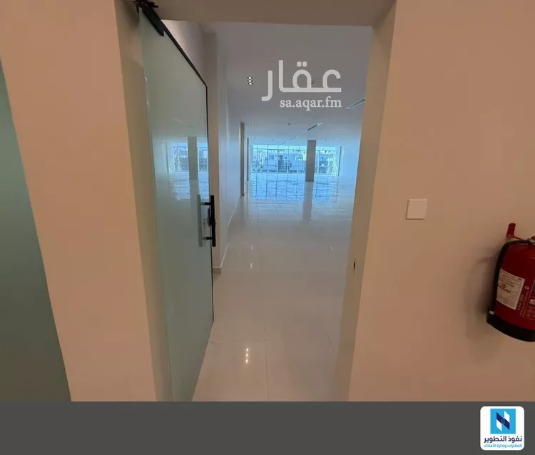 مكتب تجاري للإيجار في شارع انس بن مالك, حي الملقا, مدينة الرياض, منطقة الرياض صورة 2