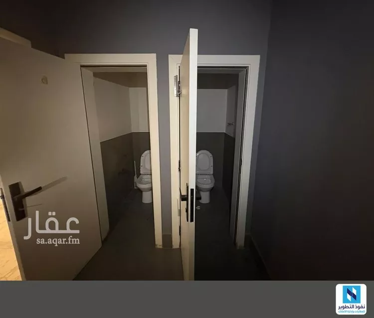 مكتب تجاري للإيجار في شارع أنس بن مالك, حي الملقا, مدينة الرياض, منطقة الرياض 11