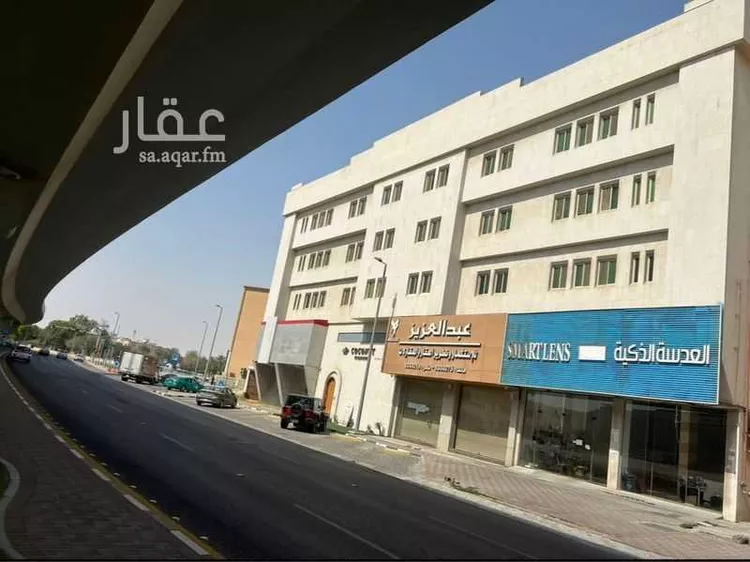 عمارة للبيع في شارع الثامن والعشرون, حي العزيزية, مدينة الدمام, المنطقة الشرقية صورة 3
