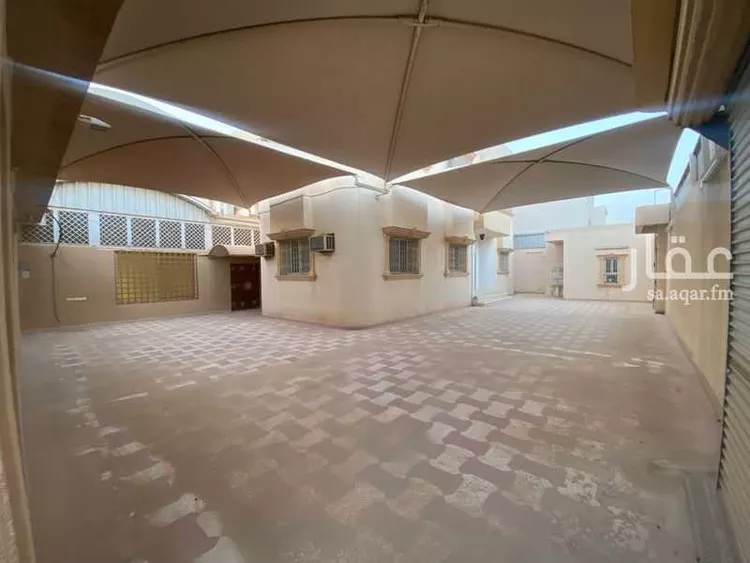 فيلا للإيجار في شارع حبيب بن ثابت, حي بدر, مدينة الرياض, منطقة الرياض صورة 2