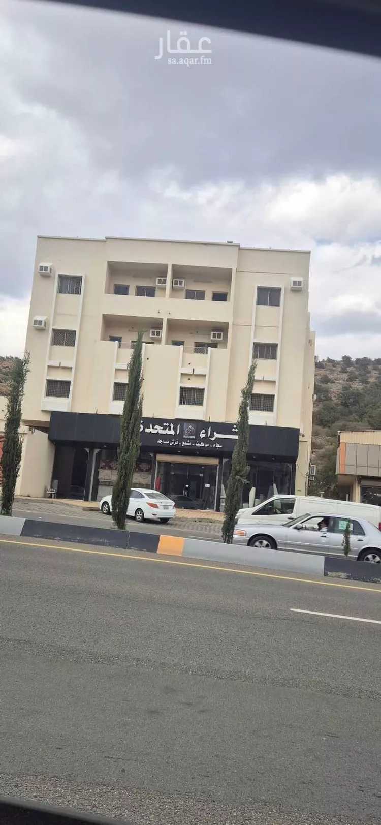 عمارة للإيجار في شارع طريق الملك عبدالعزيز, حي السوق, مدينة الباحة, منطقة الباحة