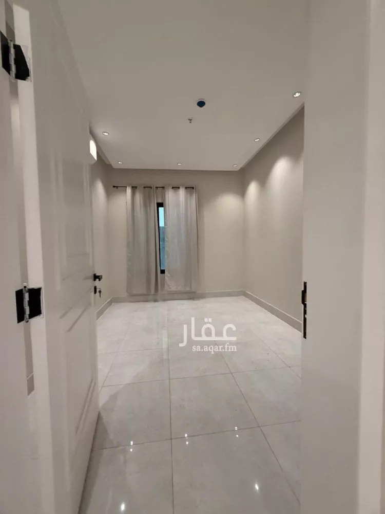 شقة للبيع في شارع القرية العليا, حي الحمراء, مدينة الخبر, المنطقة الشرقية 8