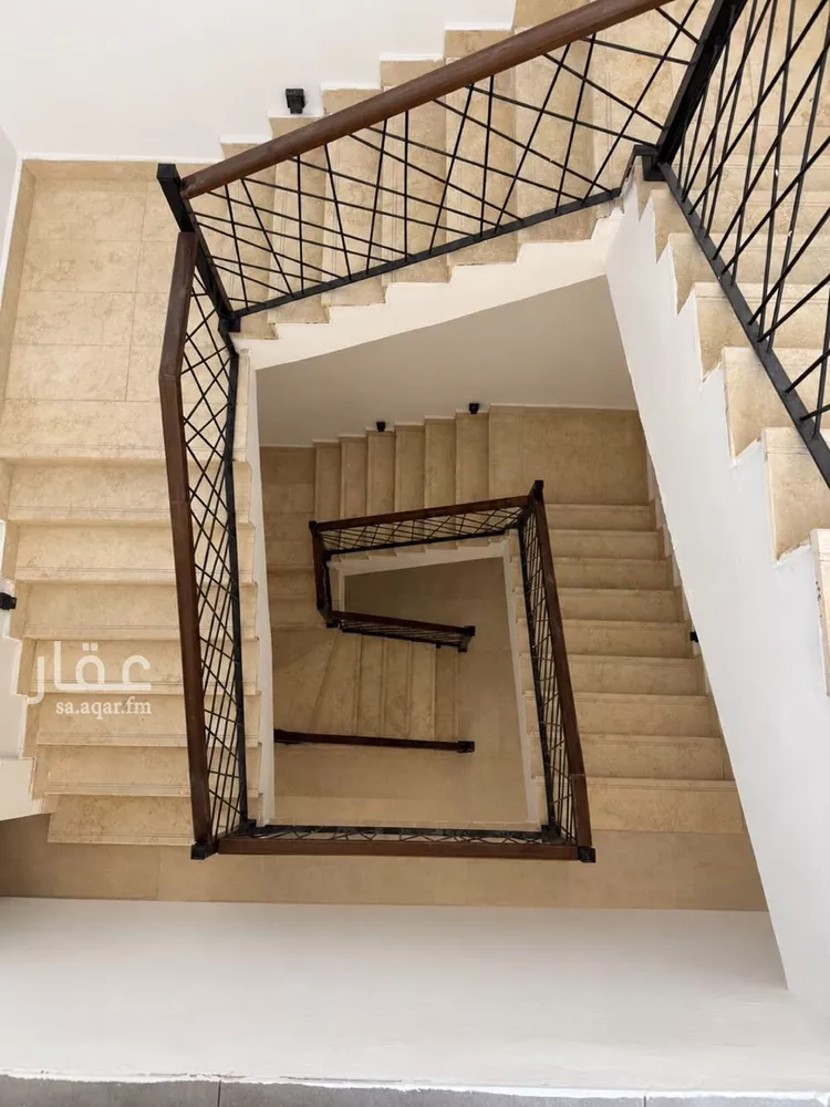 فيلا للبيع في شارع النعيم, حي البحيرة, مدينة الخبر, المنطقة الشرقية صورة 2
