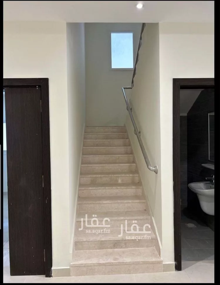 فيلا للإيجار في شارع التآخي, حي البحيرة, مدينة الخبر, المنطقة الشرقية صورة 5