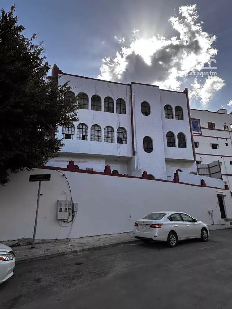 عمارة للبيع في شارع الأمير عبد الإله بن عبد العزيز ، حي الباهر ، الباحة ، منطقة الباحة صورة 3