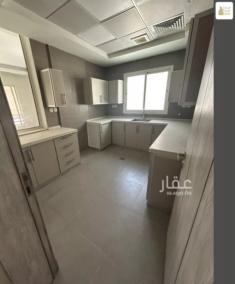 شقة للإيجار في شارع ابن الشهاب, حي البندرية, مدينة الخبر, المنطقة الشرقية 8