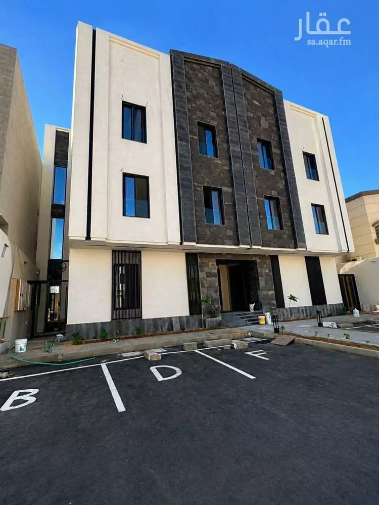 شقة للبيع في شارع عبدالرحمن ابن محمد القيرواني, حي العاقول, مدينة المدينة المنورة, منطقة المدينة المنورة 1 صورة