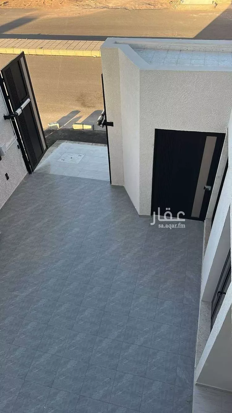 فيلا للبيع في شارع رفاعة ابن مبشر ابن الحارث الظفري, حي العاقول, مدينة المدينة المنورة, منطقة المدينة المنورة صورة 2
