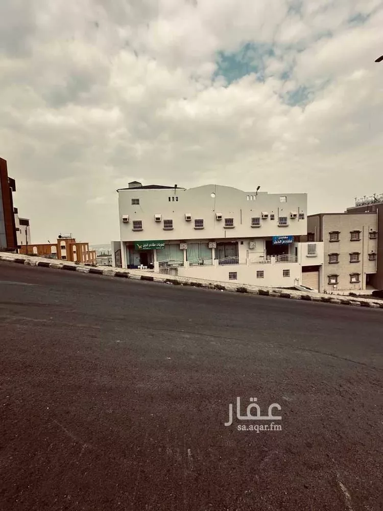 عمارة للبيع في شارع طريق طارق بن زياد, حي النسيم, مدينة أبها, منطقة عسير صورة 3